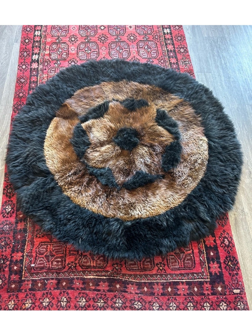 Vintage 1970’s Handmade Real Fur Patchwork Round Rug 50” Brown Black Lodge Decor - Picture 7 of 14